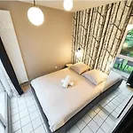 In | Patio & Jardin En Rez-de-chaussee Apartment Lyon